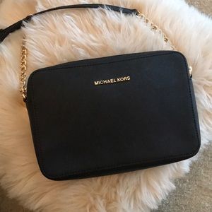 Micheal Kors Jet Set Large Crossbody Bag